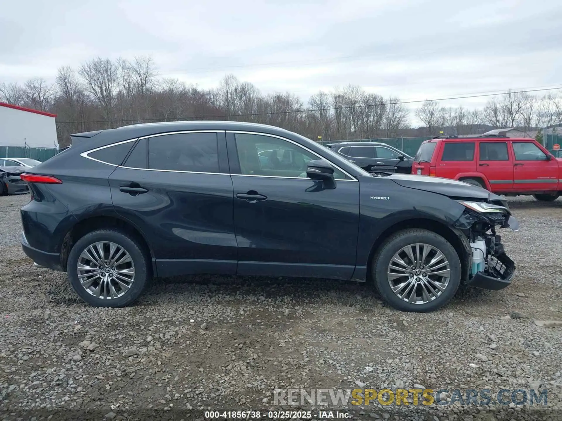 13 Photograph of a damaged car JTEAAAAH4MJ005080 TOYOTA VENZA 2021