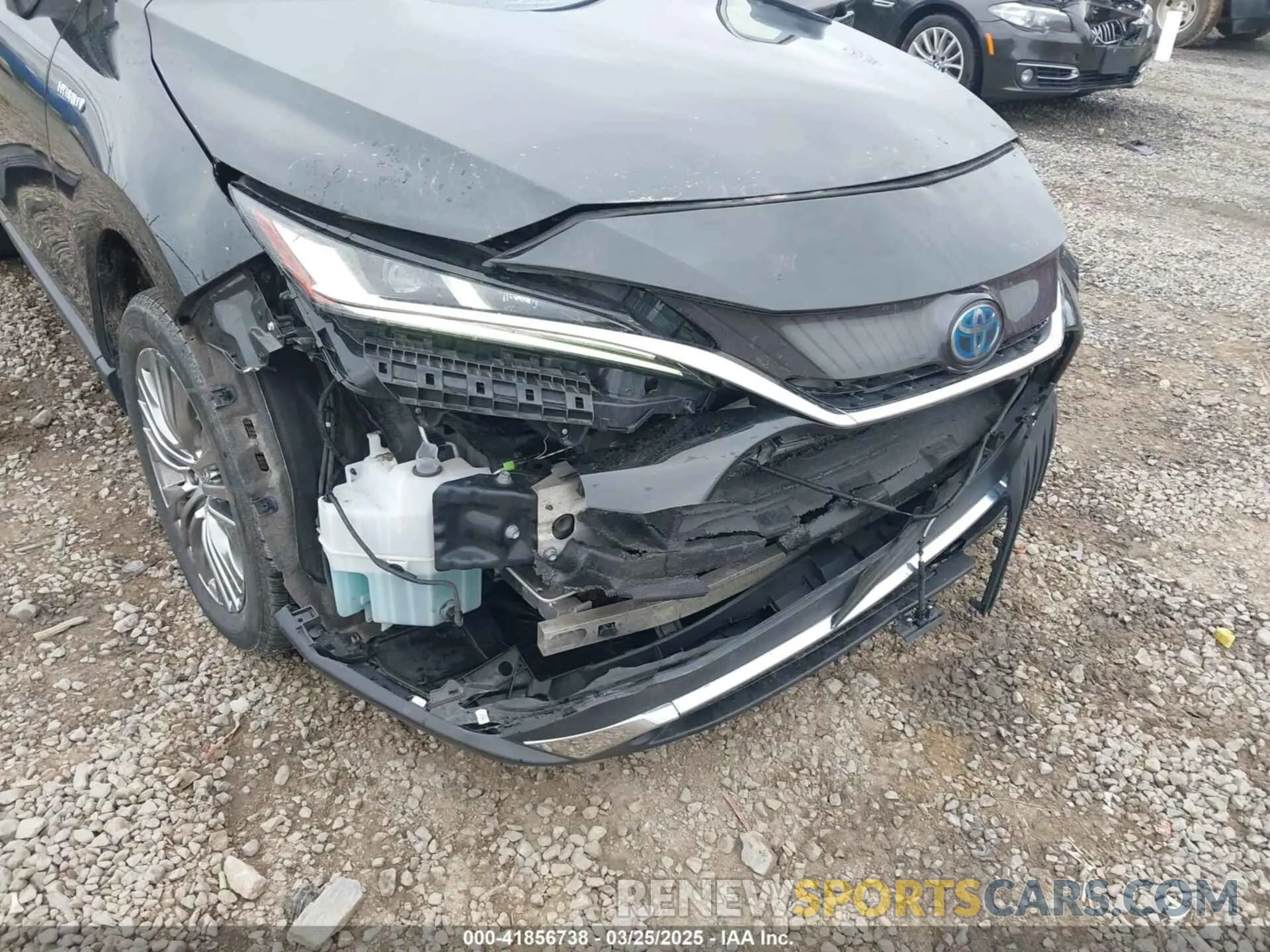 17 Photograph of a damaged car JTEAAAAH4MJ005080 TOYOTA VENZA 2021