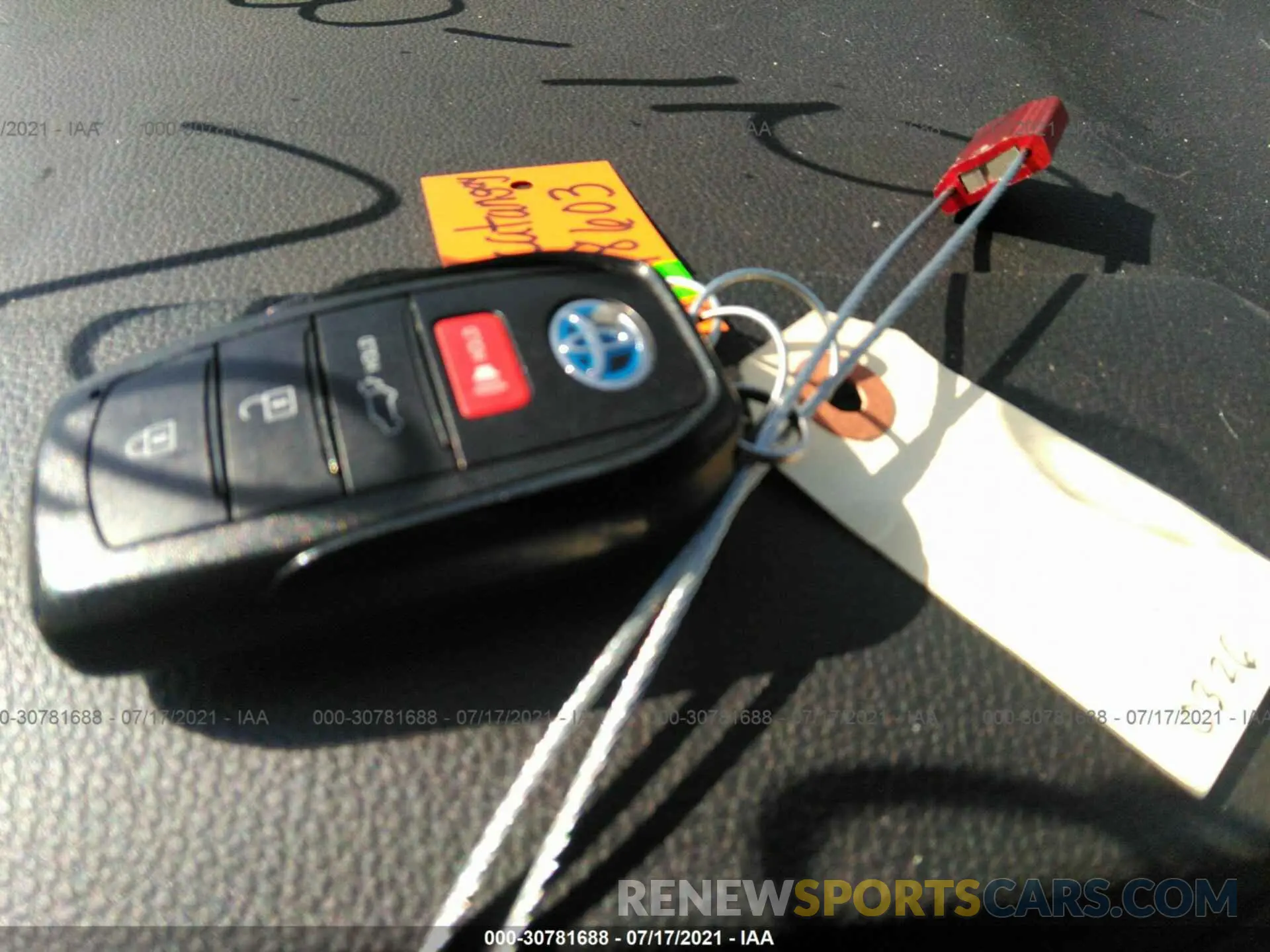 11 Photograph of a damaged car JTEAAAAH4MJ026110 TOYOTA VENZA 2021