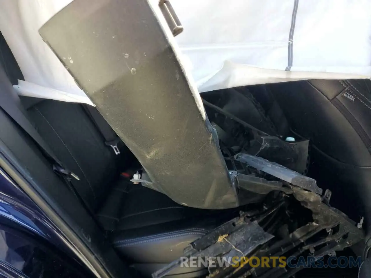 11 Photograph of a damaged car JTEAAAAH4MJ044879 TOYOTA VENZA 2021