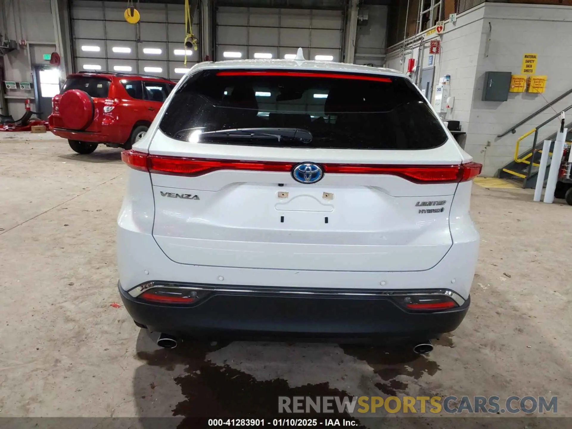 16 Photograph of a damaged car JTEAAAAH4MJ068907 TOYOTA VENZA 2021