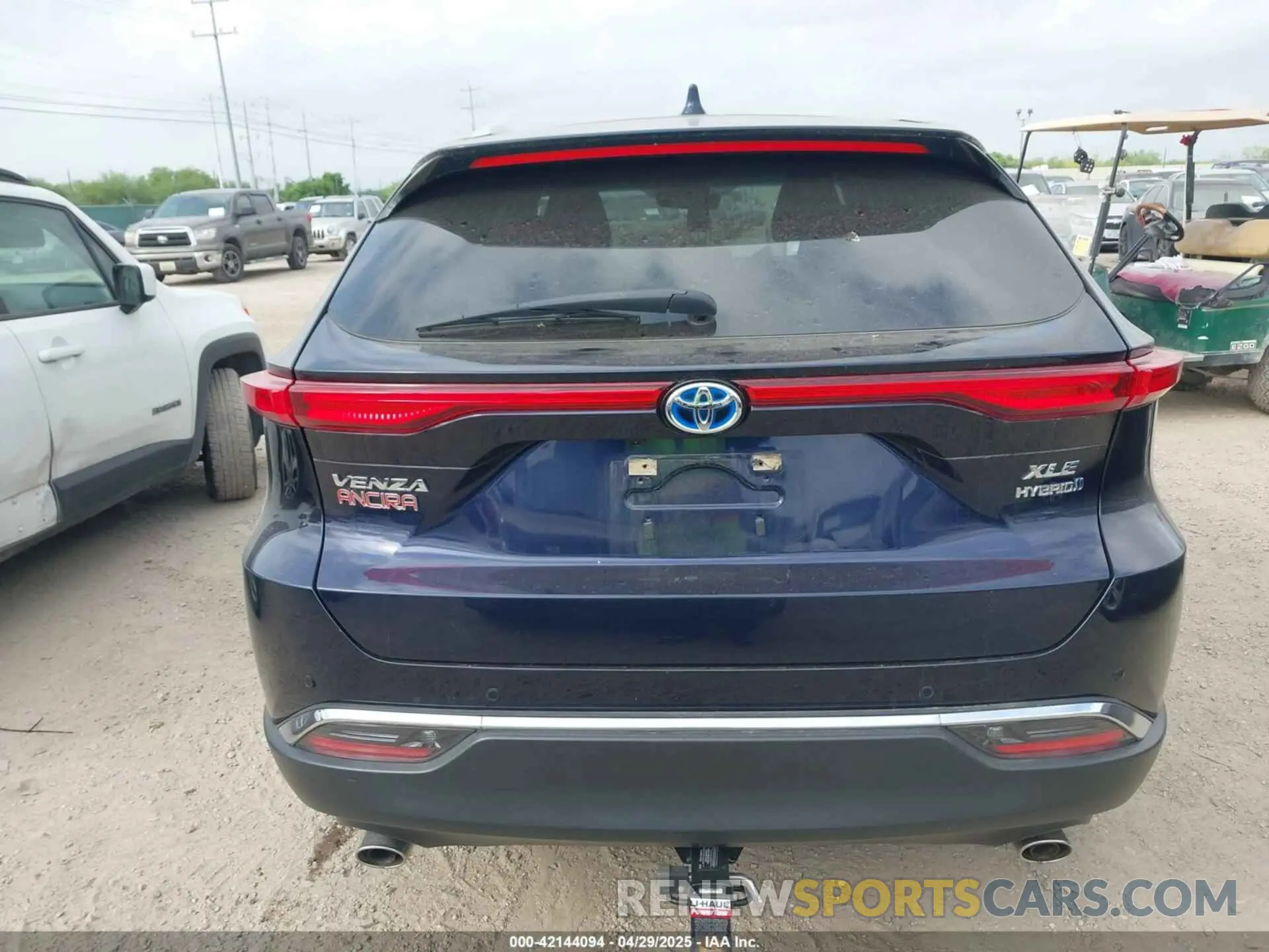 16 Photograph of a damaged car JTEAAAAH5MJ003354 TOYOTA VENZA 2021