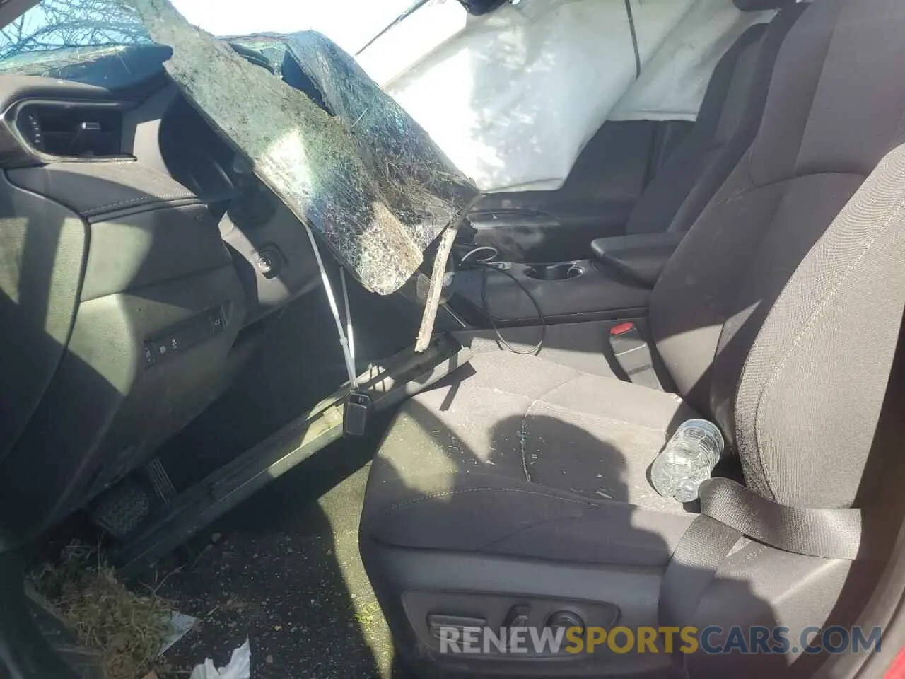7 Photograph of a damaged car JTEAAAAH5MJ036001 TOYOTA VENZA 2021