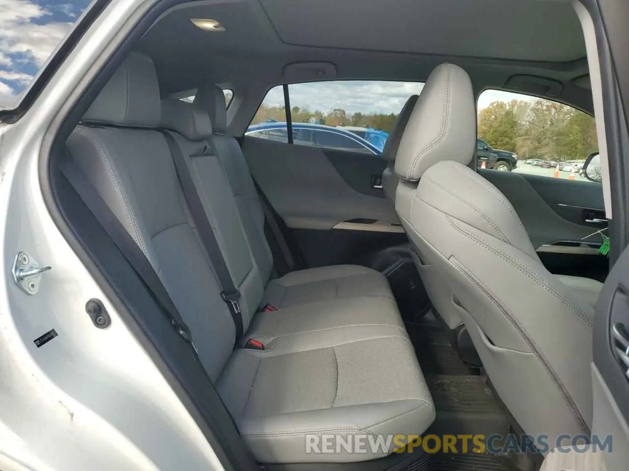11 Photograph of a damaged car JTEAAAAH5MJ044129 TOYOTA VENZA 2021