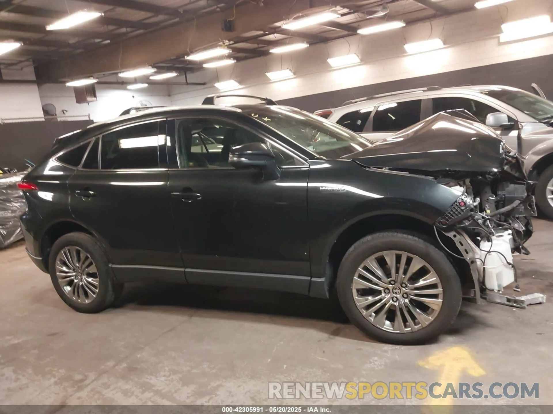 14 Photograph of a damaged car JTEAAAAH5MJ044292 TOYOTA VENZA 2021