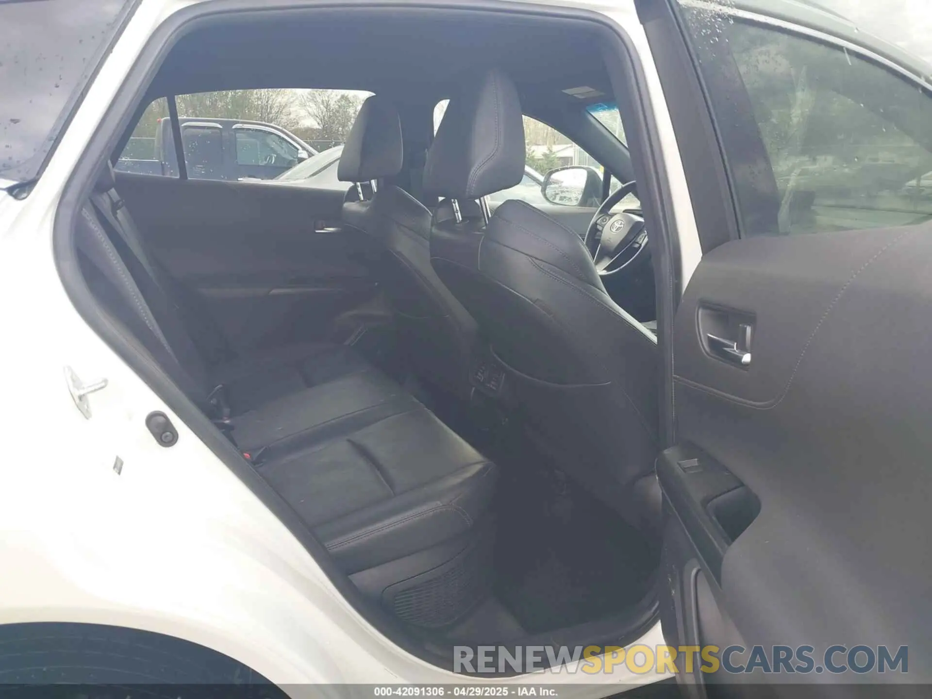 8 Photograph of a damaged car JTEAAAAH6MJ019871 TOYOTA VENZA 2021