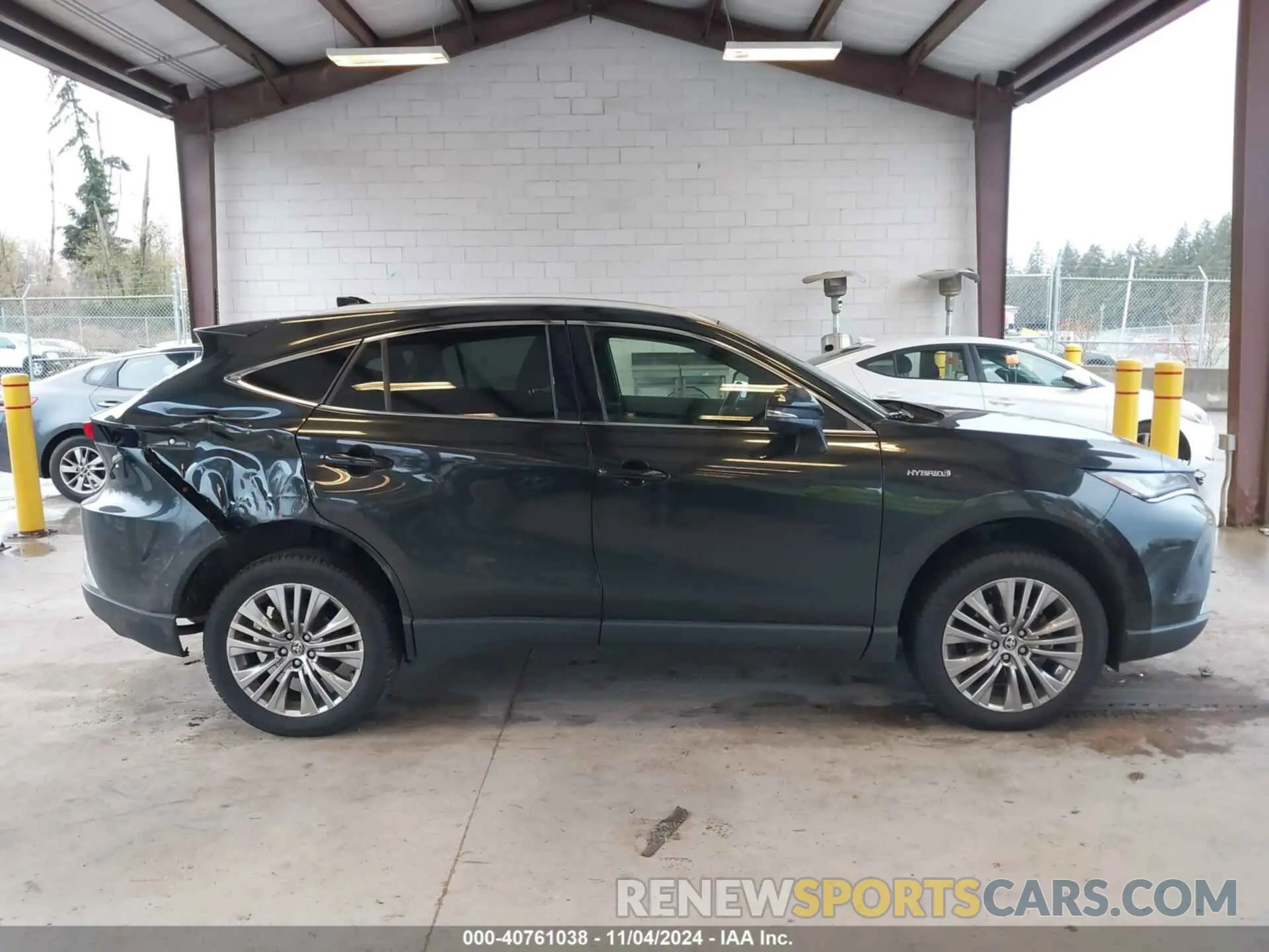 13 Photograph of a damaged car JTEAAAAH6MJ026660 TOYOTA VENZA 2021