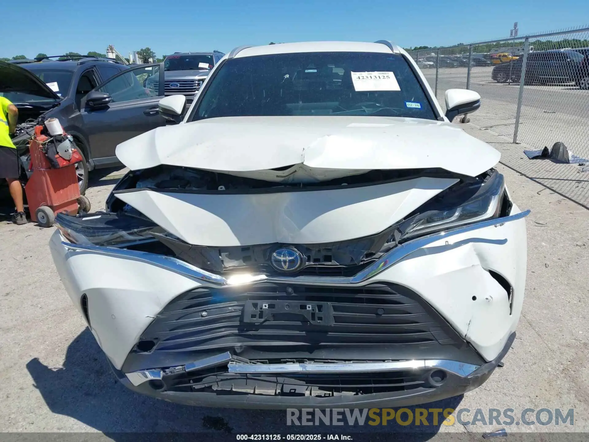 12 Photograph of a damaged car JTEAAAAH6MJ037769 TOYOTA VENZA 2021