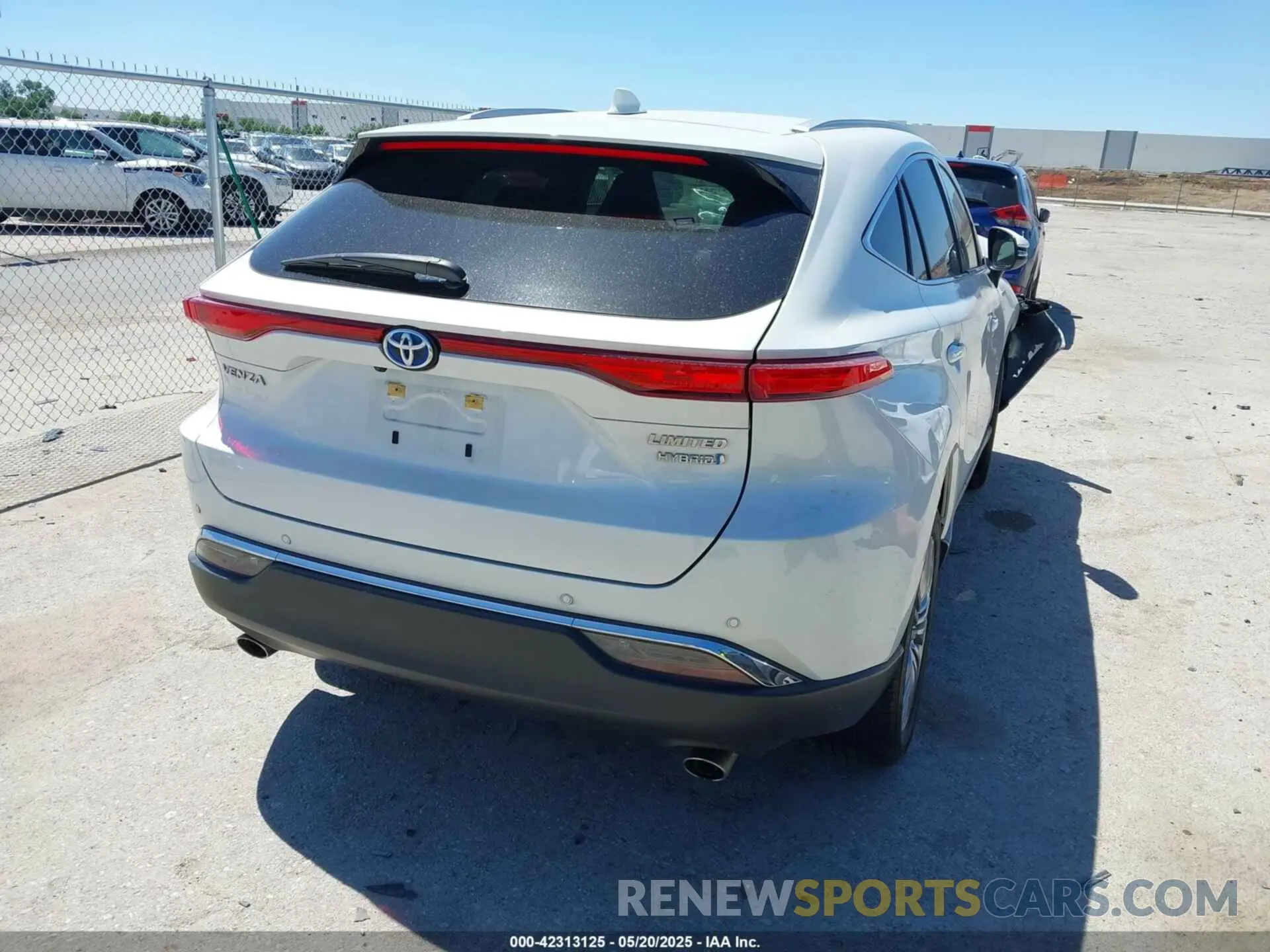 4 Photograph of a damaged car JTEAAAAH6MJ037769 TOYOTA VENZA 2021
