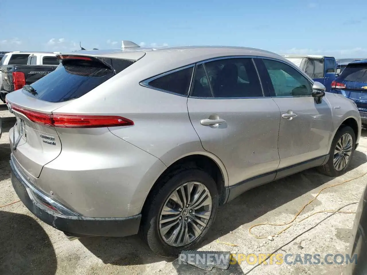3 Photograph of a damaged car JTEAAAAH6MJ046021 TOYOTA VENZA 2021