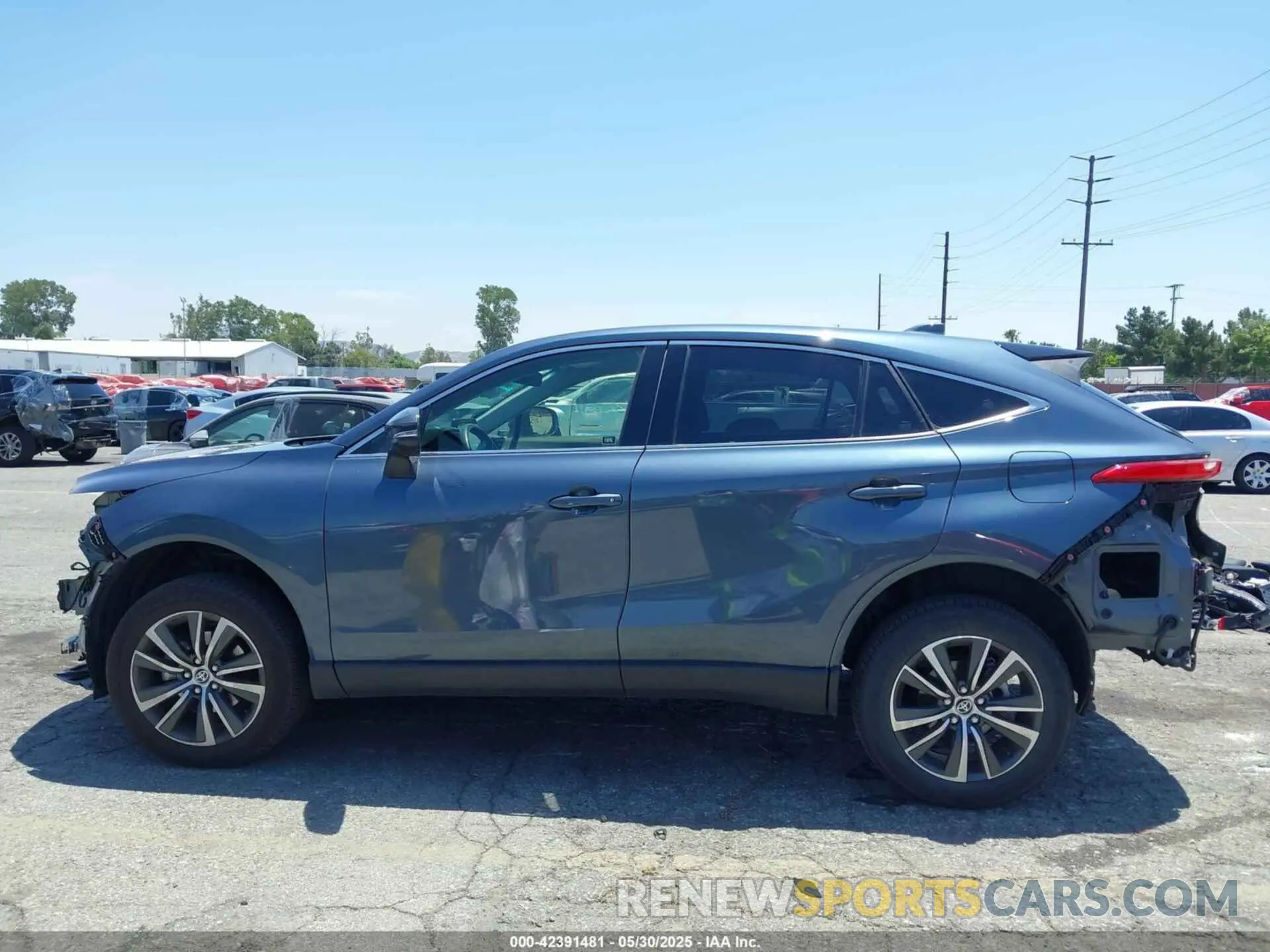 15 Photograph of a damaged car JTEAAAAH6MJ078452 TOYOTA VENZA 2021