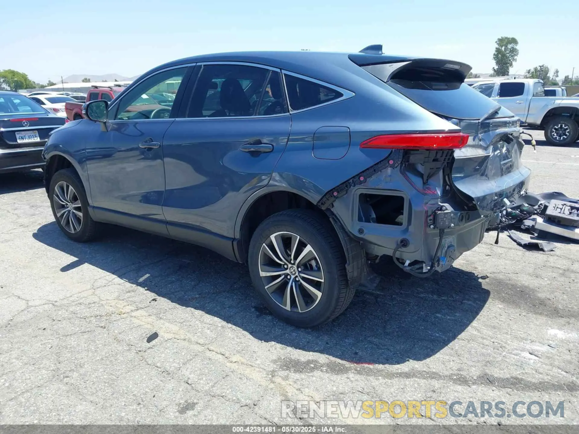 3 Photograph of a damaged car JTEAAAAH6MJ078452 TOYOTA VENZA 2021
