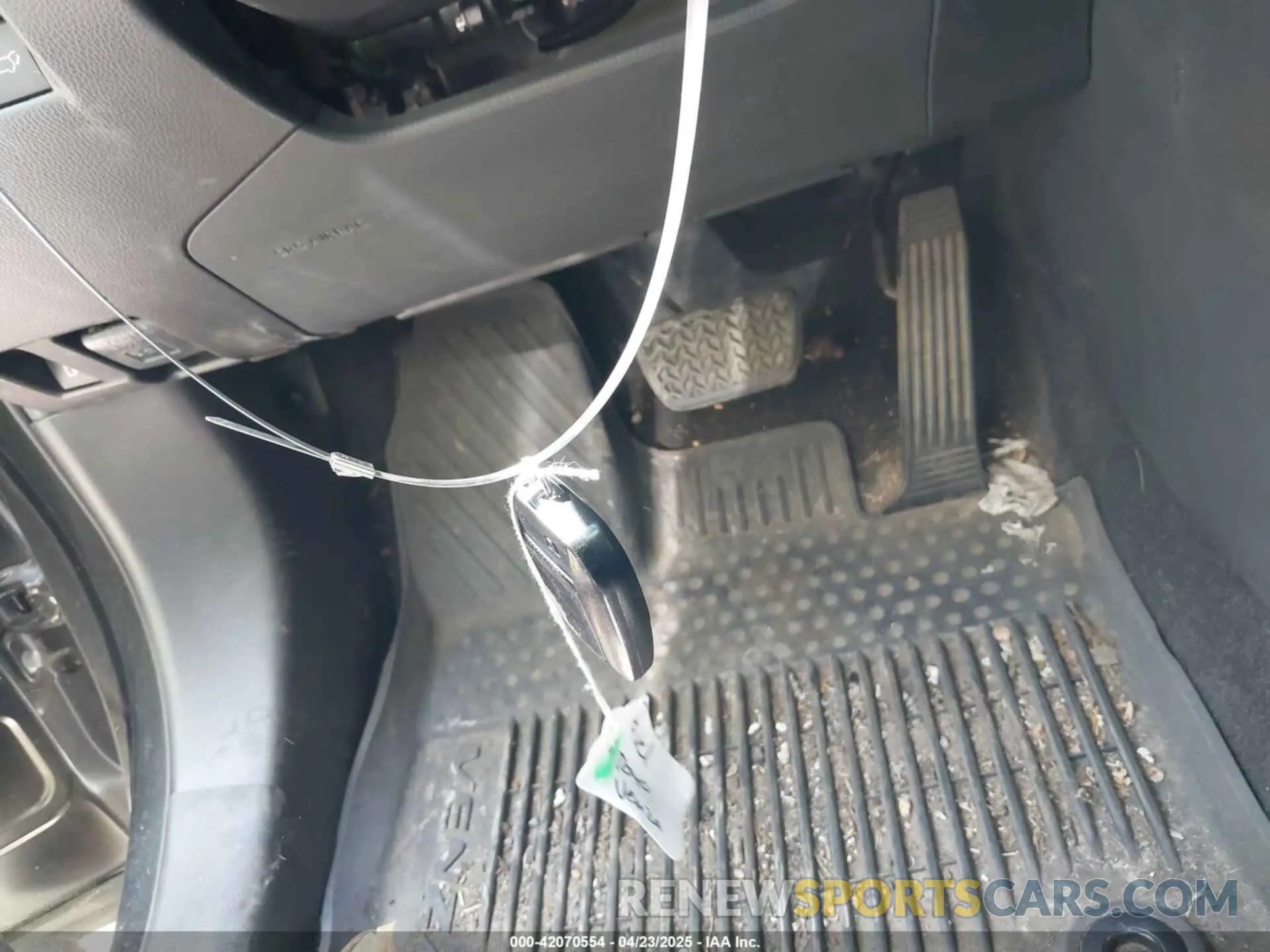 11 Photograph of a damaged car JTEAAAAH7MJ046500 TOYOTA VENZA 2021