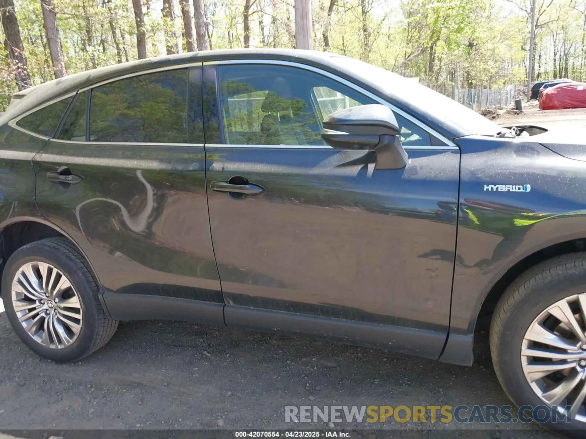 13 Photograph of a damaged car JTEAAAAH7MJ046500 TOYOTA VENZA 2021