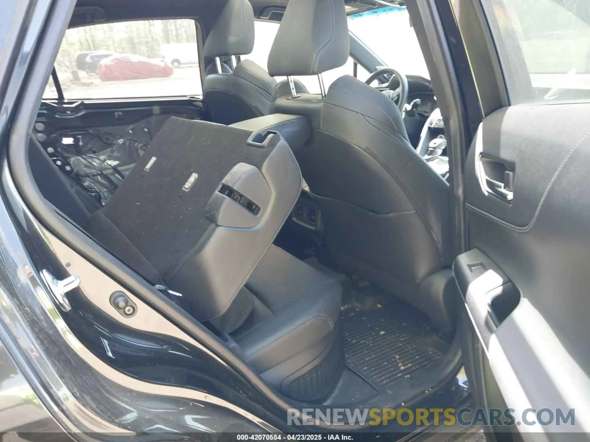 8 Photograph of a damaged car JTEAAAAH7MJ046500 TOYOTA VENZA 2021