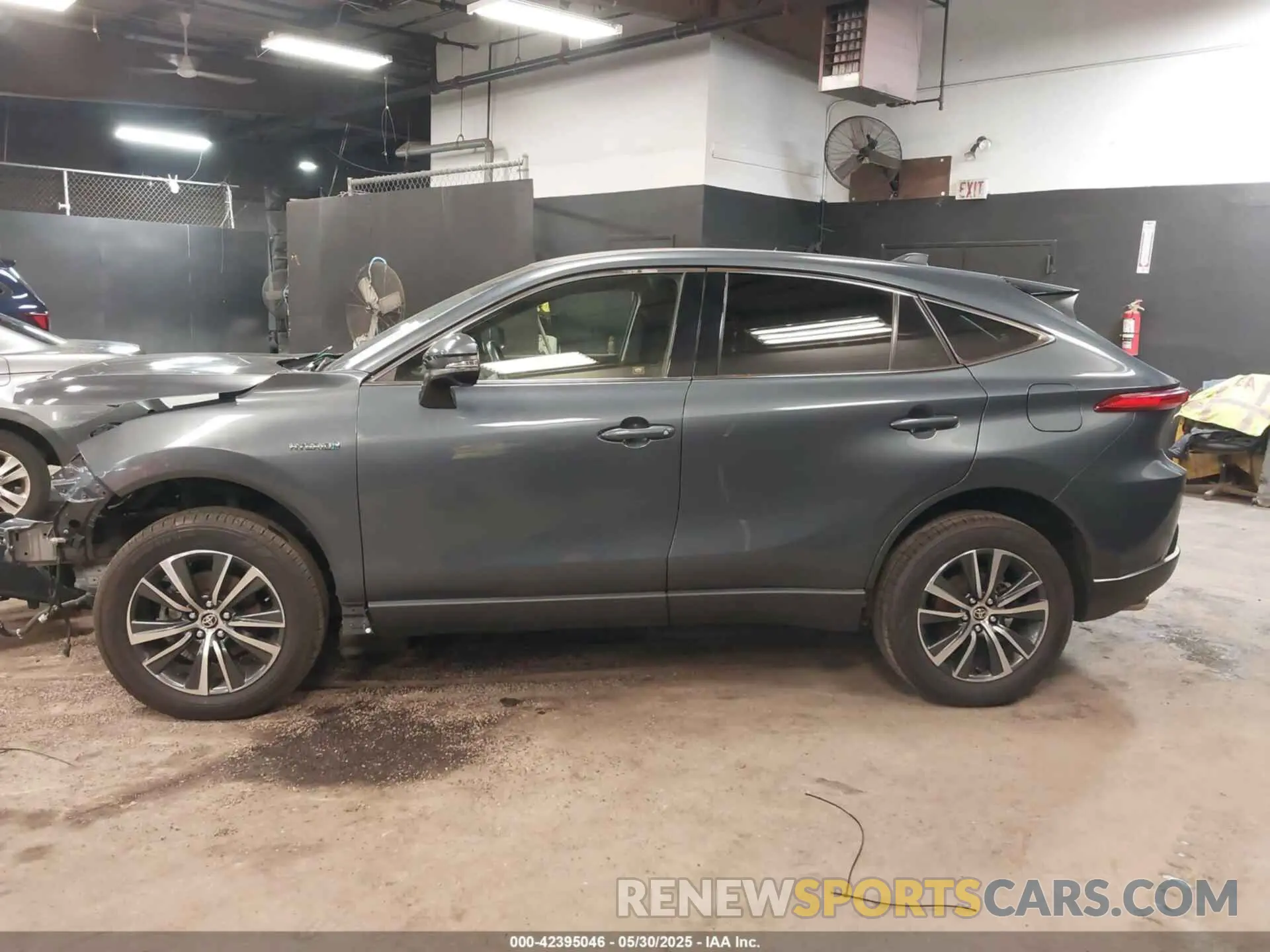 15 Photograph of a damaged car JTEAAAAH7MJ053124 TOYOTA VENZA 2021