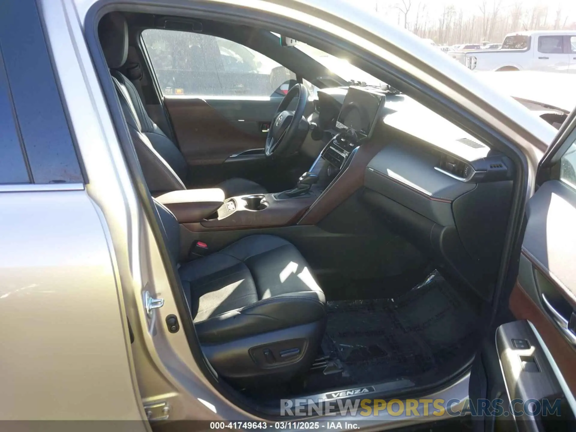 5 Photograph of a damaged car JTEAAAAH7MJ080369 TOYOTA VENZA 2021