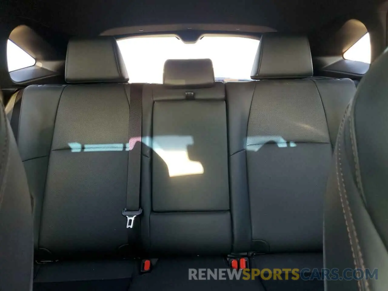 10 Photograph of a damaged car JTEAAAAH8MJ013098 TOYOTA VENZA 2021