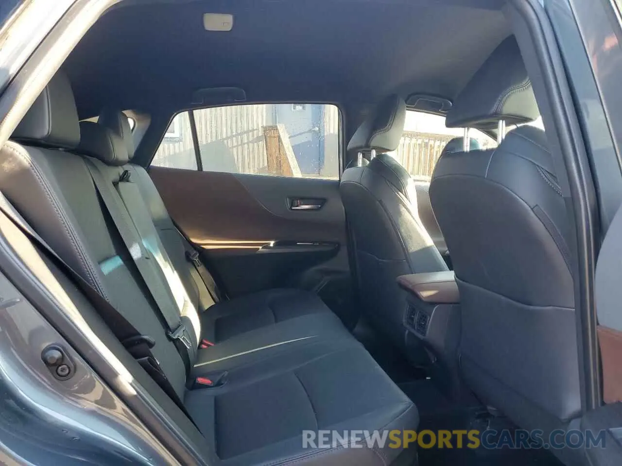 11 Photograph of a damaged car JTEAAAAH8MJ013098 TOYOTA VENZA 2021