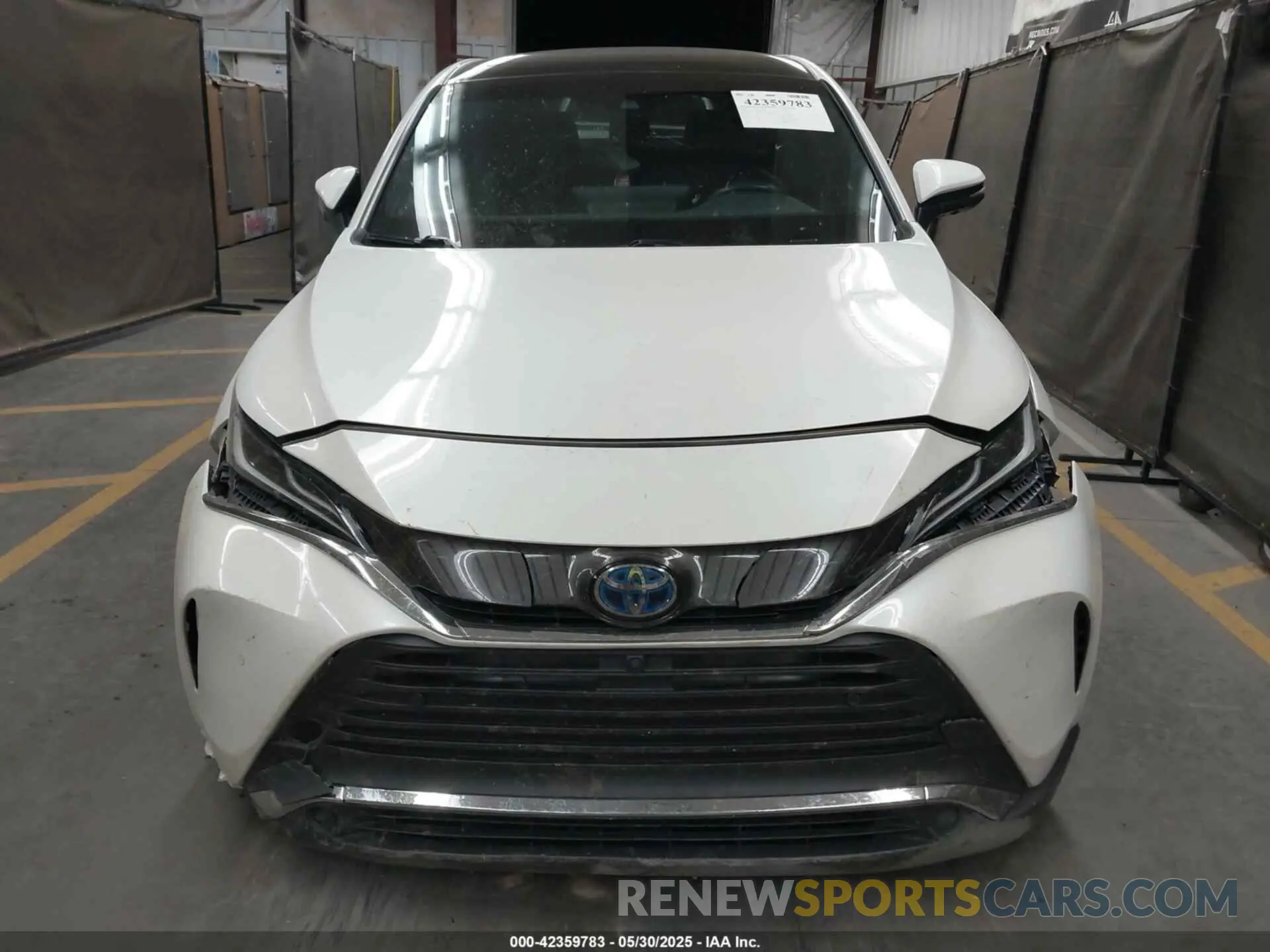 13 Photograph of a damaged car JTEAAAAH8MJ022884 TOYOTA VENZA 2021