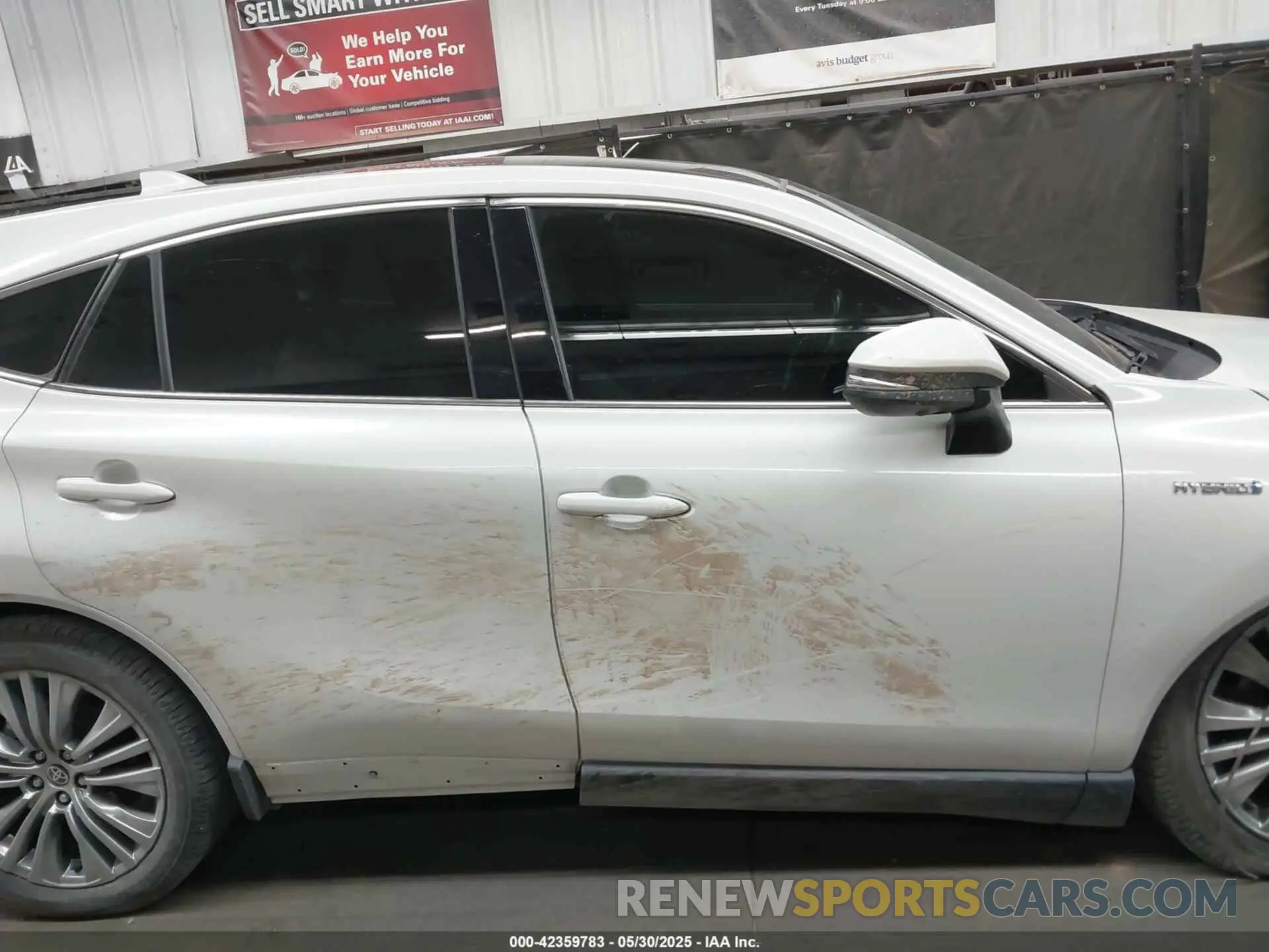 14 Photograph of a damaged car JTEAAAAH8MJ022884 TOYOTA VENZA 2021