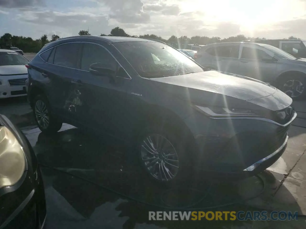 4 Photograph of a damaged car JTEAAAAH8MJ028670 TOYOTA VENZA 2021