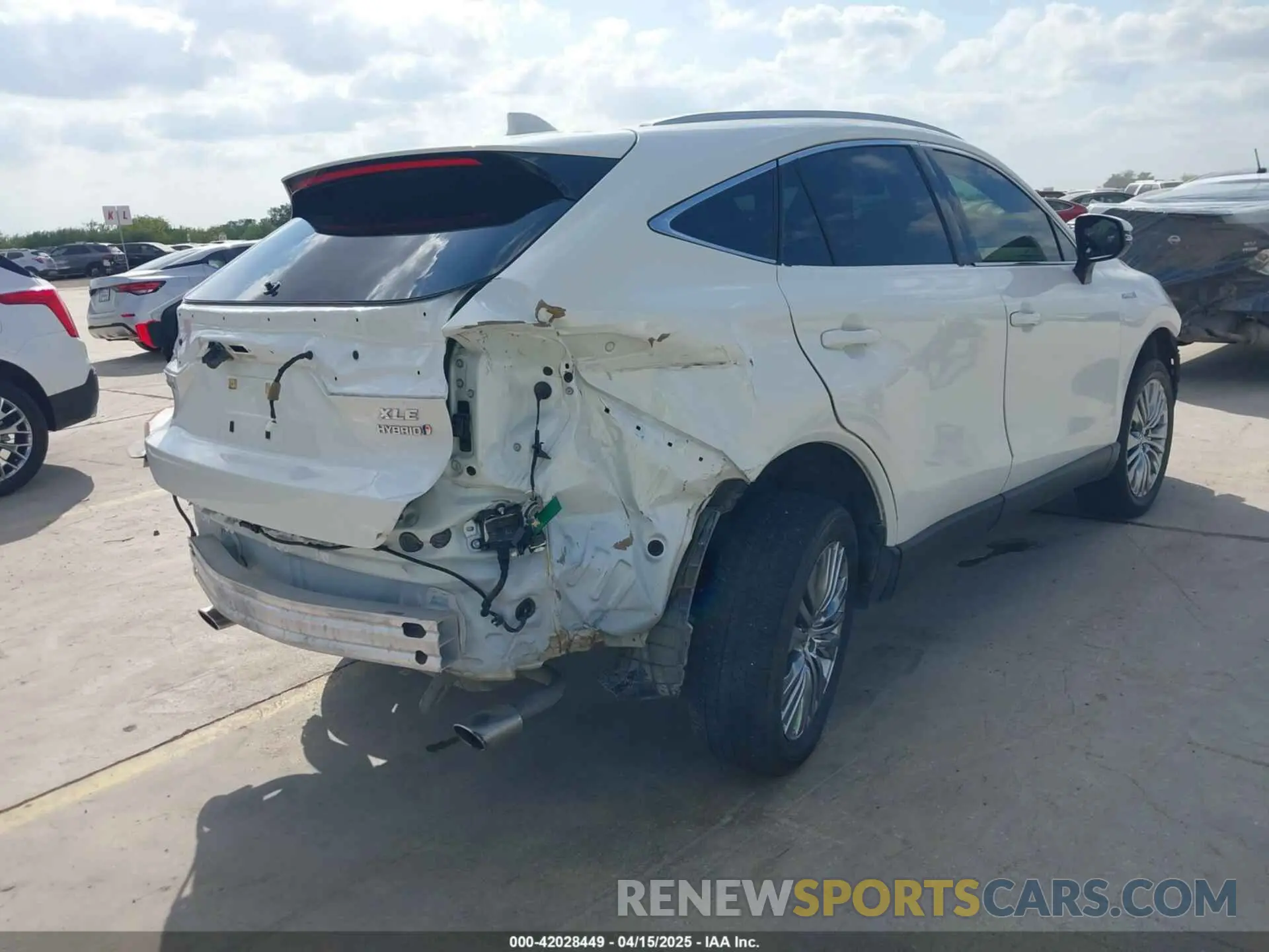 4 Photograph of a damaged car JTEAAAAH8MJ036252 TOYOTA VENZA 2021