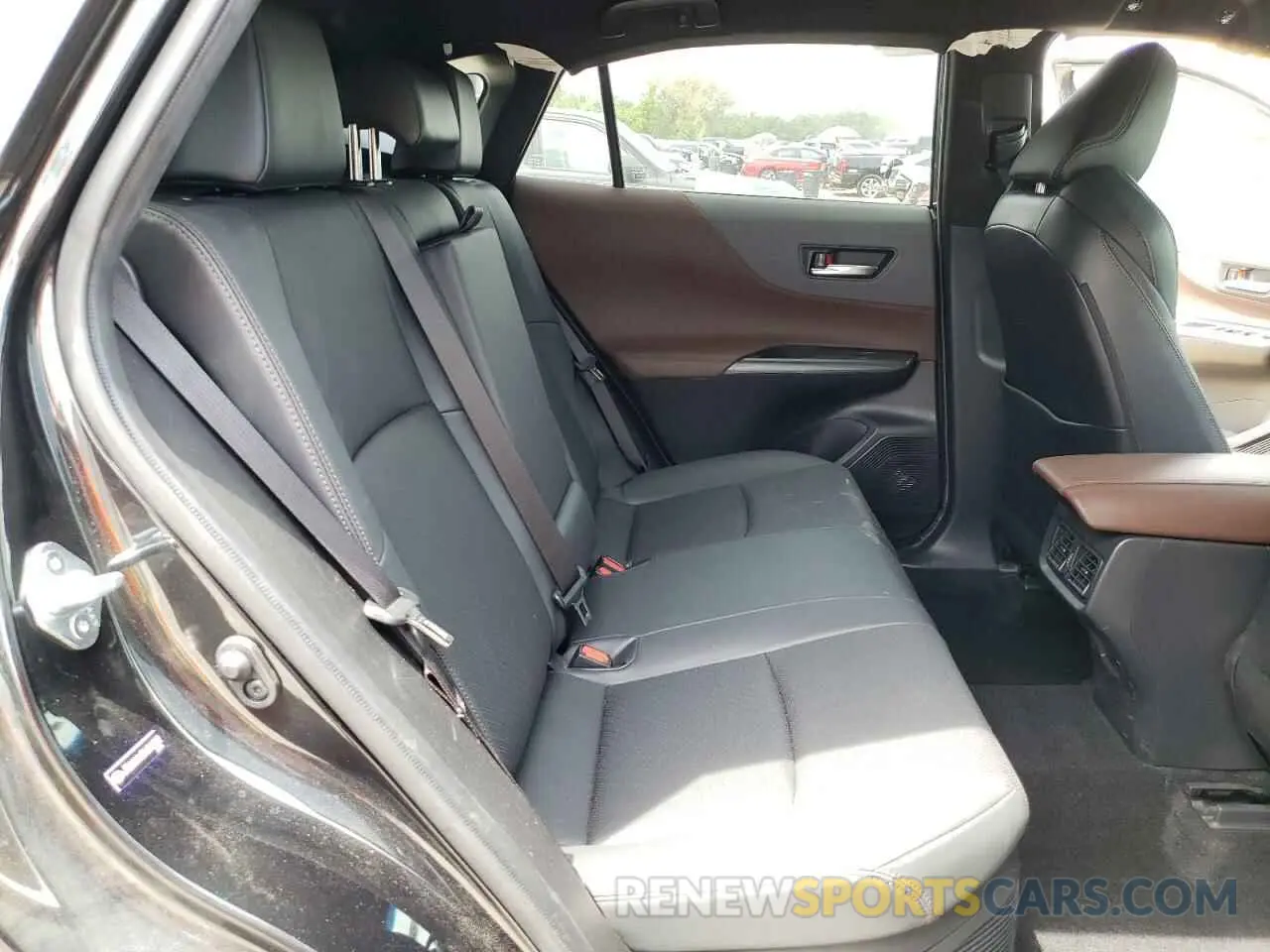 11 Photograph of a damaged car JTEAAAAH8MJ044982 TOYOTA VENZA 2021