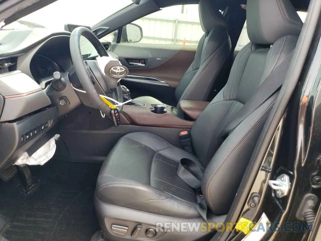 7 Photograph of a damaged car JTEAAAAH8MJ044982 TOYOTA VENZA 2021