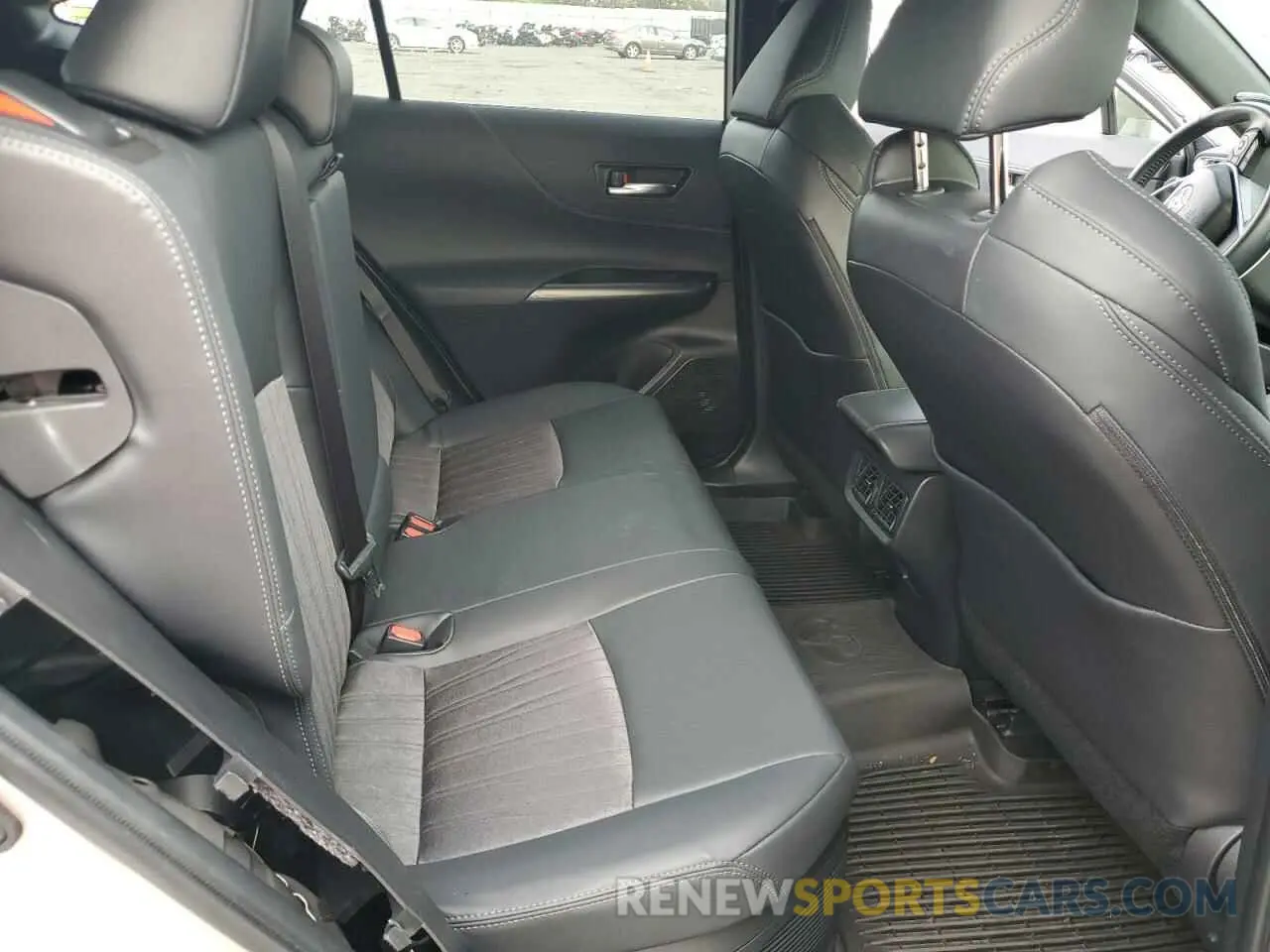 11 Photograph of a damaged car JTEAAAAH8MJ077643 TOYOTA VENZA 2021