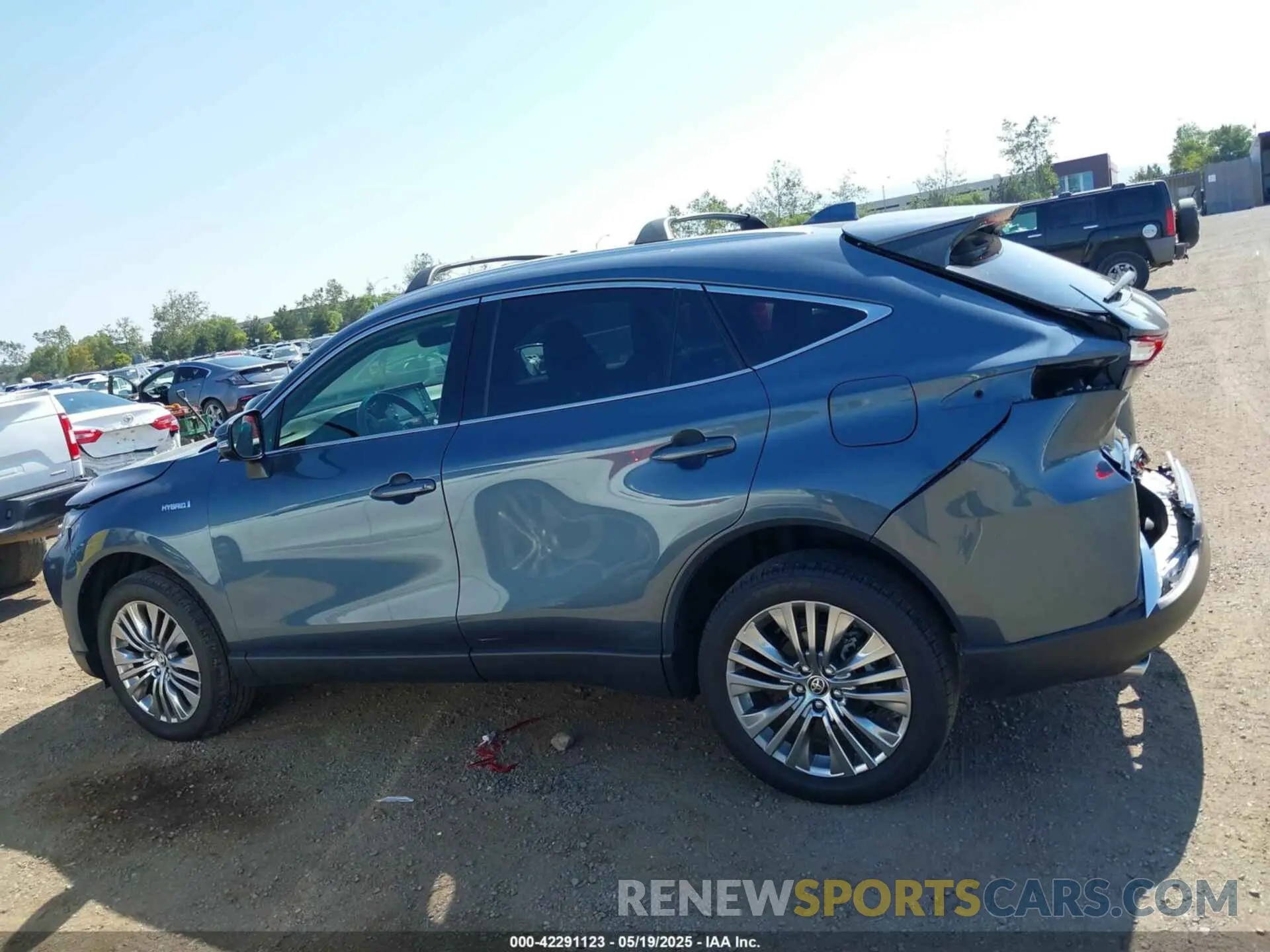 14 Photograph of a damaged car JTEAAAAH9MJ000411 TOYOTA VENZA 2021