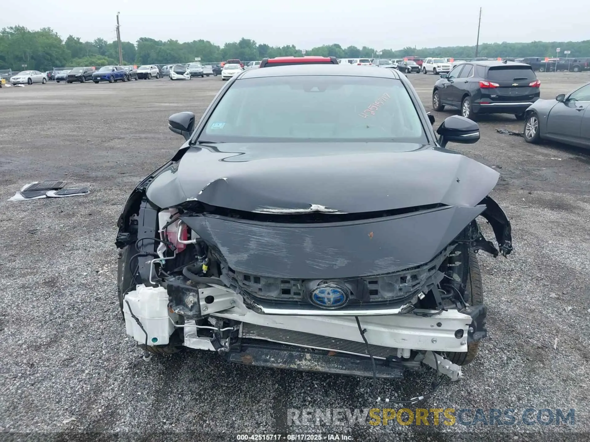 13 Photograph of a damaged car JTEAAAAH9MJ034509 TOYOTA VENZA 2021