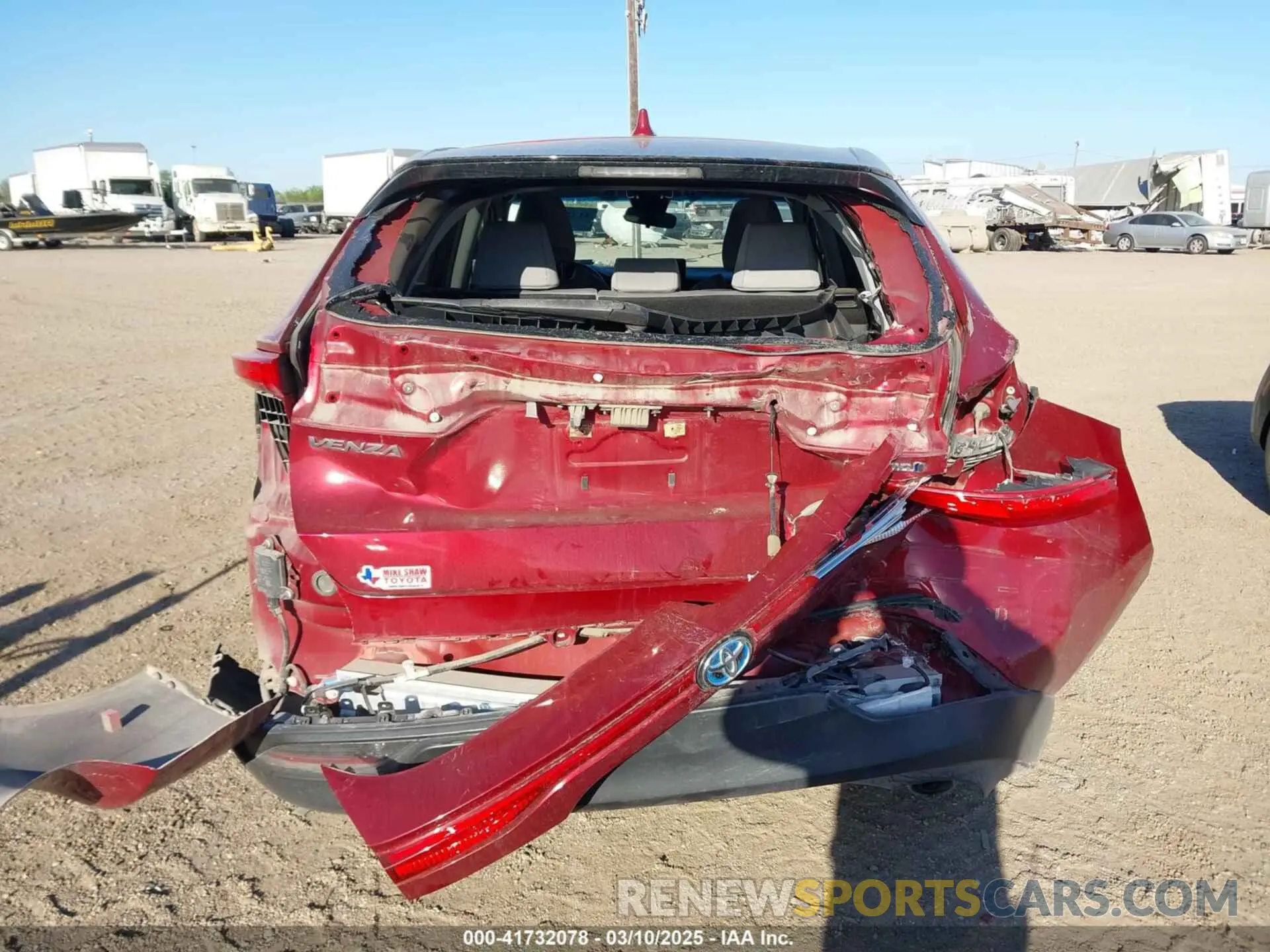16 Photograph of a damaged car JTEAAAAH9MJ049365 TOYOTA VENZA 2021