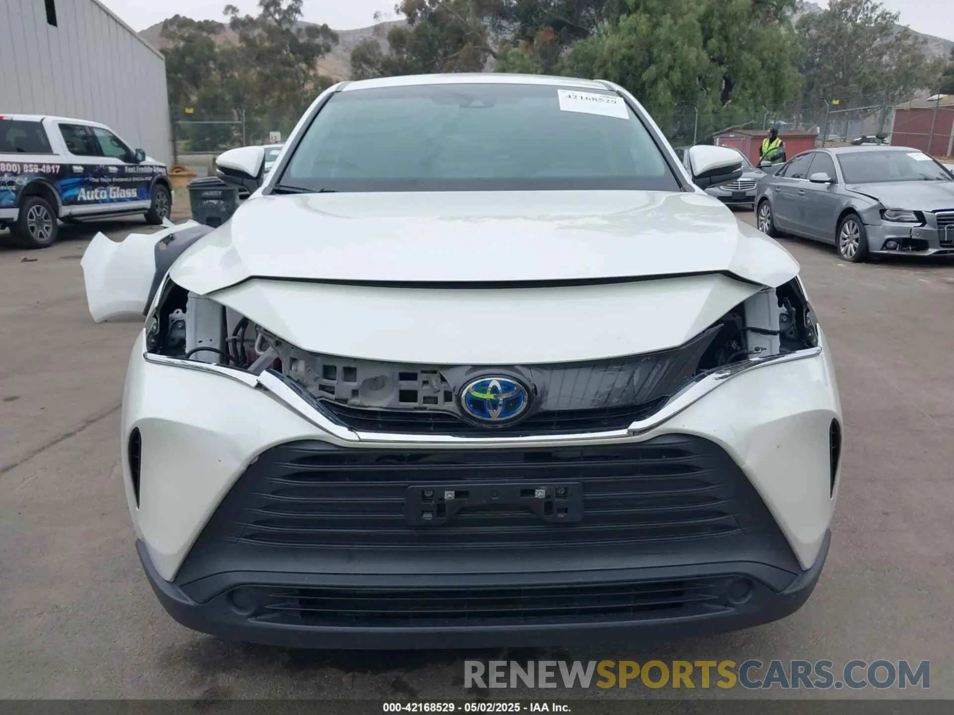 13 Photograph of a damaged car JTEAAAAH9MJ053383 TOYOTA VENZA 2021