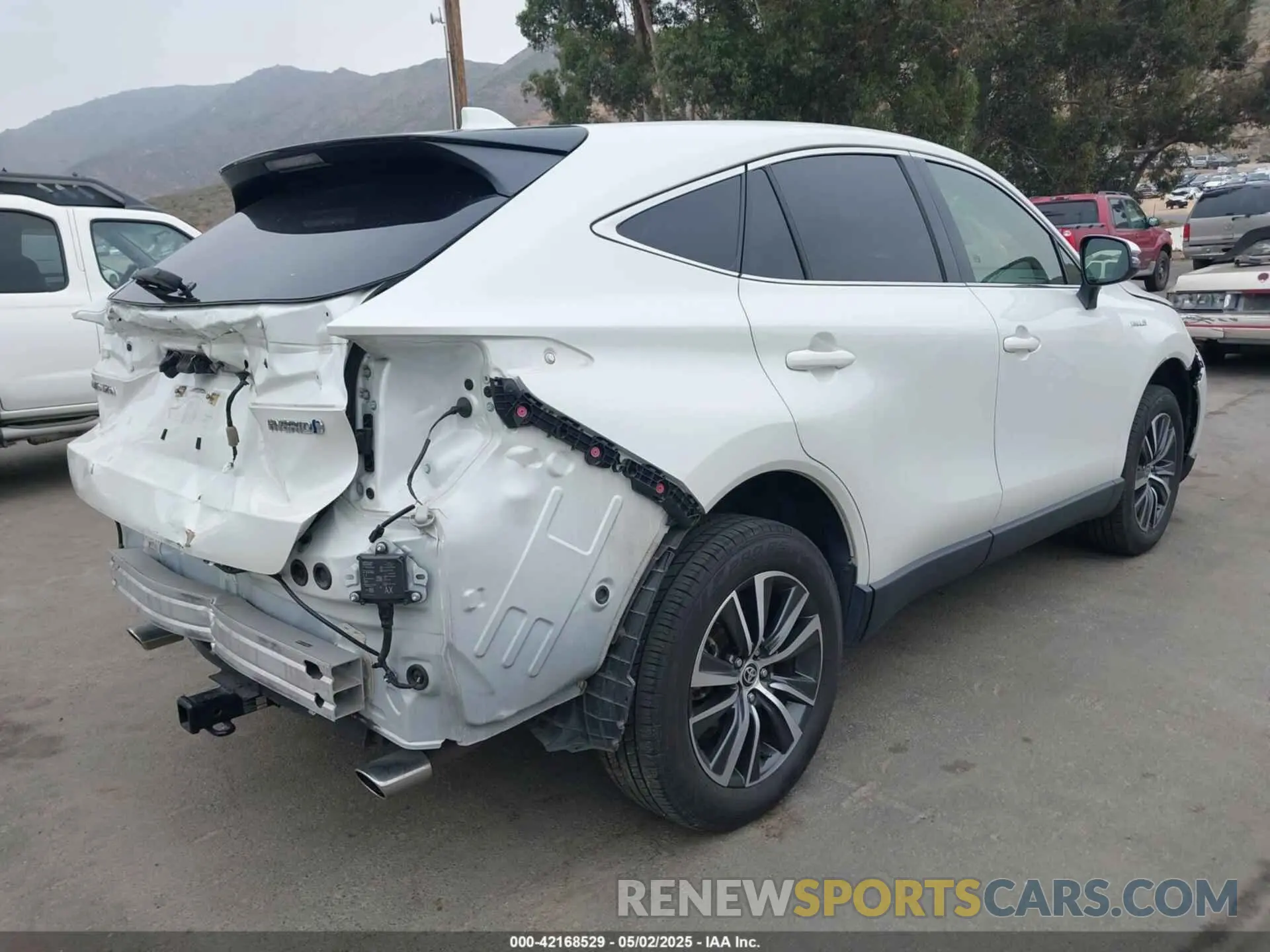 4 Photograph of a damaged car JTEAAAAH9MJ053383 TOYOTA VENZA 2021