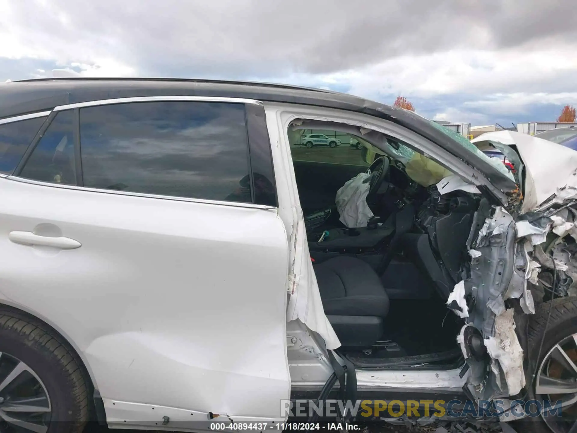 13 Photograph of a damaged car JTEAAAAHXMJ022496 TOYOTA VENZA 2021