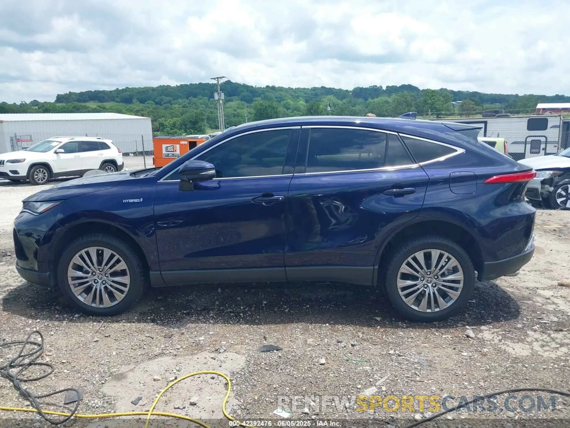 14 Photograph of a damaged car JTEAAAAHXMJ042750 TOYOTA VENZA 2021