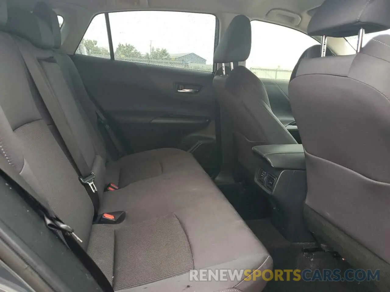 11 Photograph of a damaged car JTEAAAAHXMJ053957 TOYOTA VENZA 2021