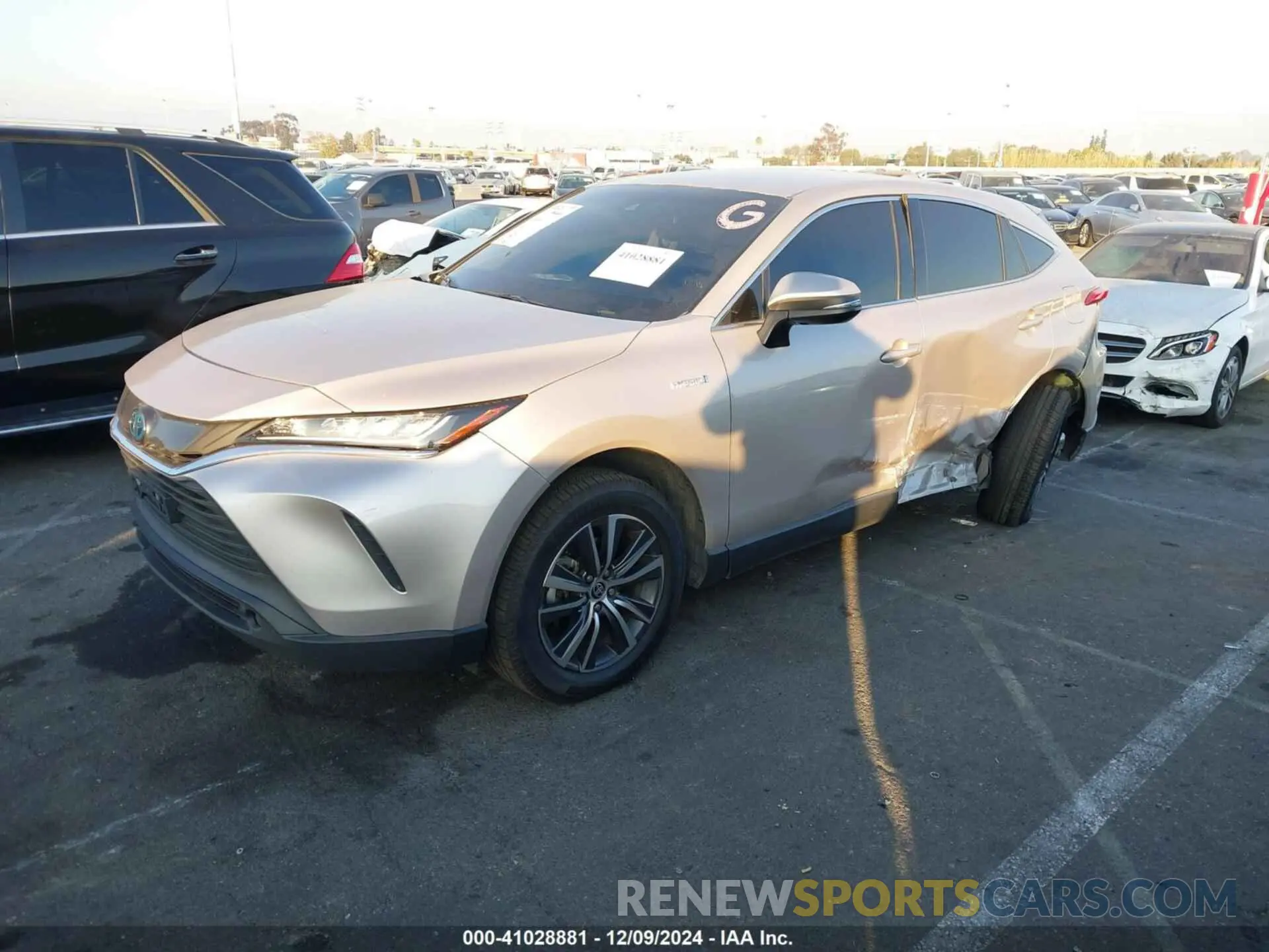 2 Photograph of a damaged car JTEAAAAHXMJ054851 TOYOTA VENZA 2021