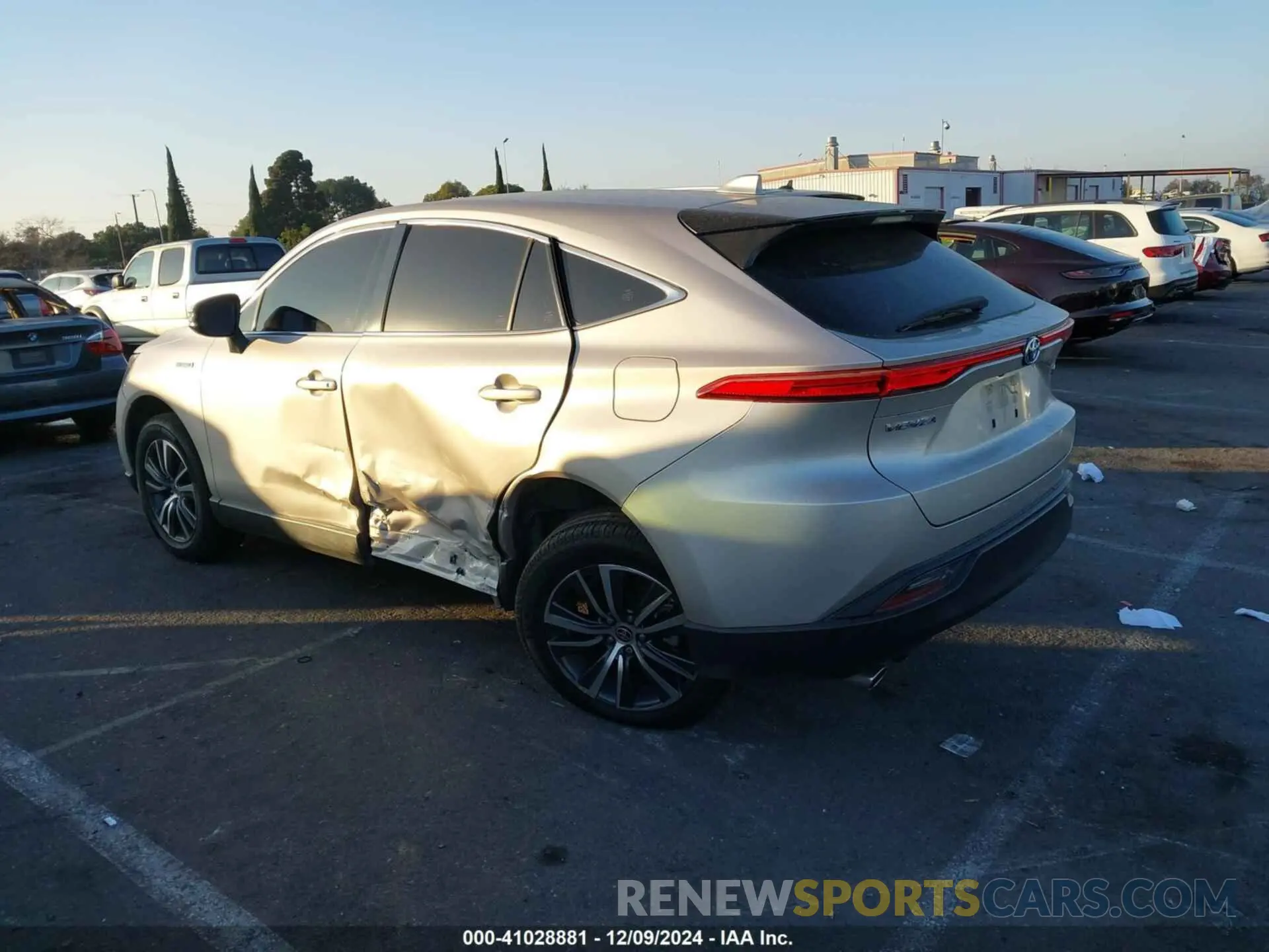 3 Photograph of a damaged car JTEAAAAHXMJ054851 TOYOTA VENZA 2021