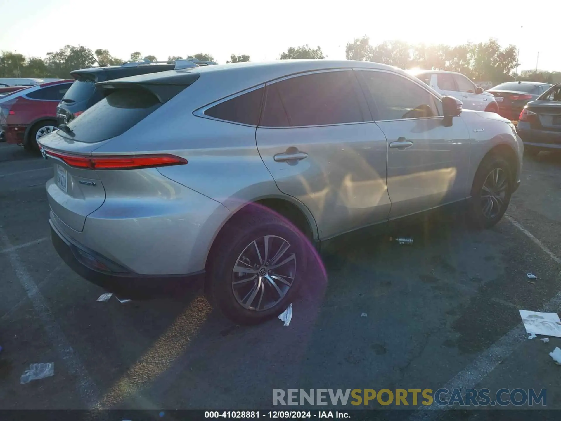 4 Photograph of a damaged car JTEAAAAHXMJ054851 TOYOTA VENZA 2021