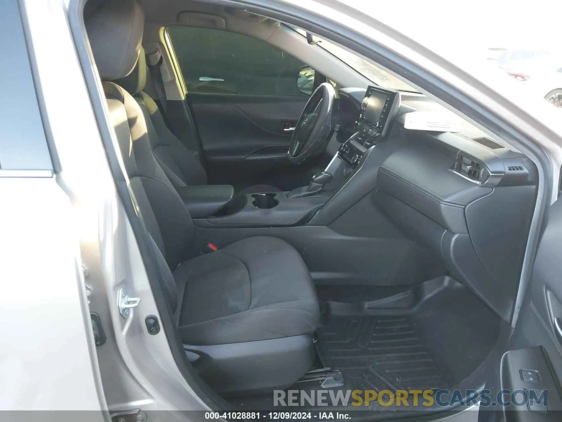 5 Photograph of a damaged car JTEAAAAHXMJ054851 TOYOTA VENZA 2021