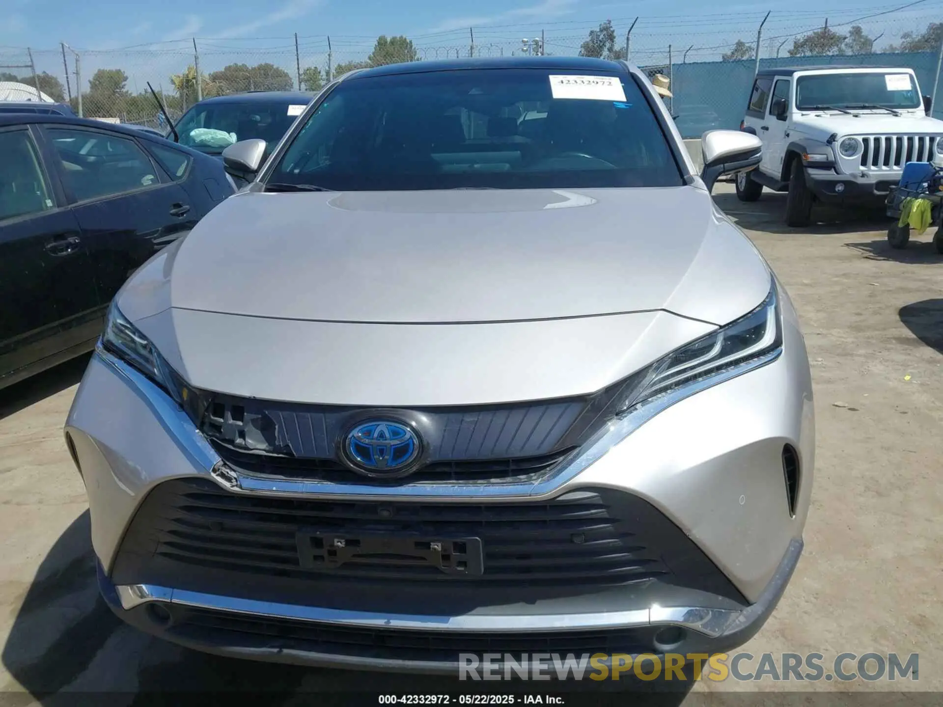 12 Photograph of a damaged car JTEAAAAHXMJ063095 TOYOTA VENZA 2021