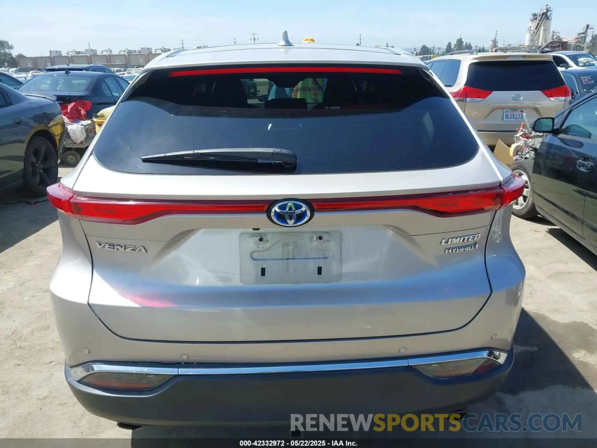 16 Photograph of a damaged car JTEAAAAHXMJ063095 TOYOTA VENZA 2021