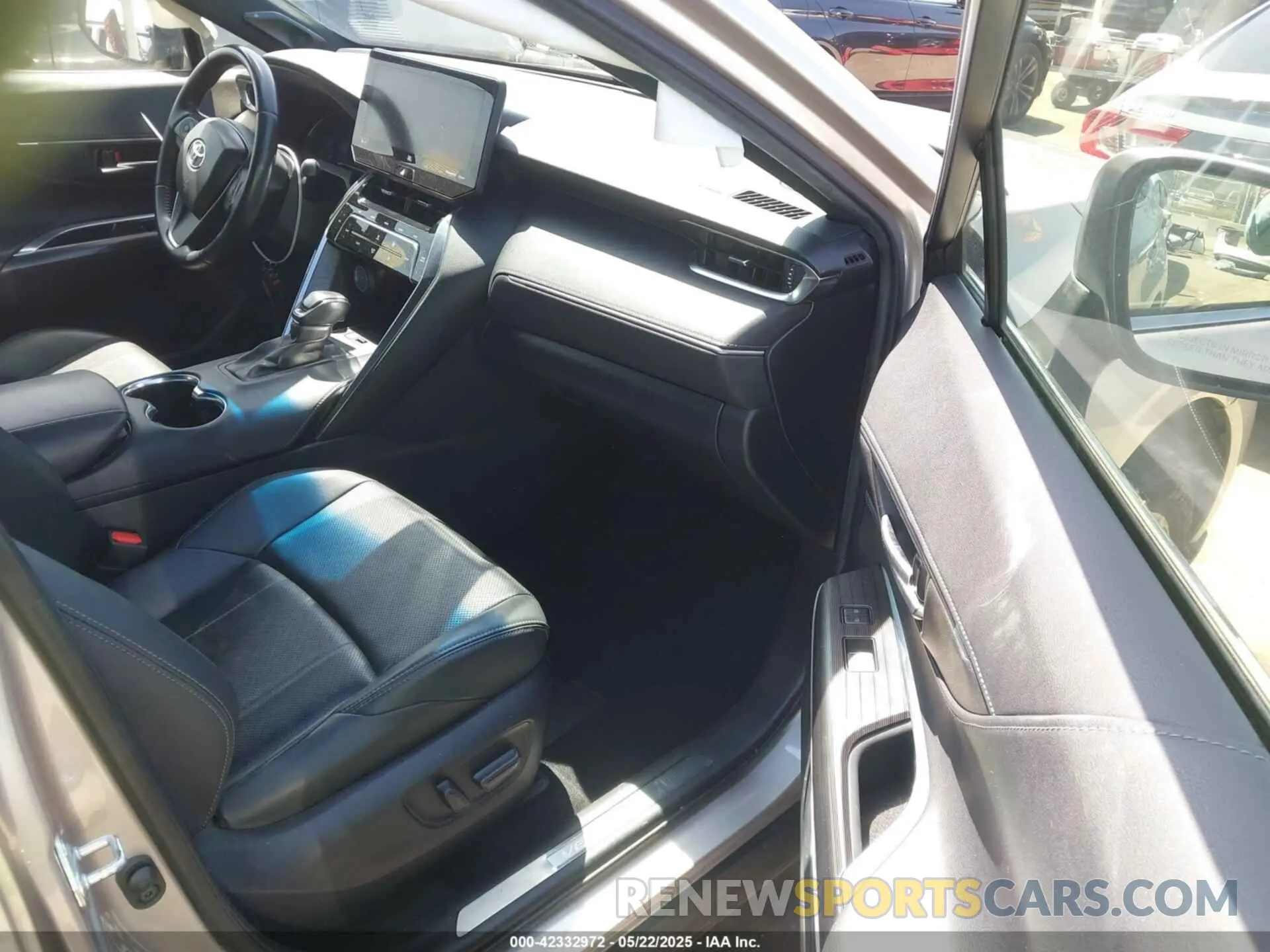 5 Photograph of a damaged car JTEAAAAHXMJ063095 TOYOTA VENZA 2021