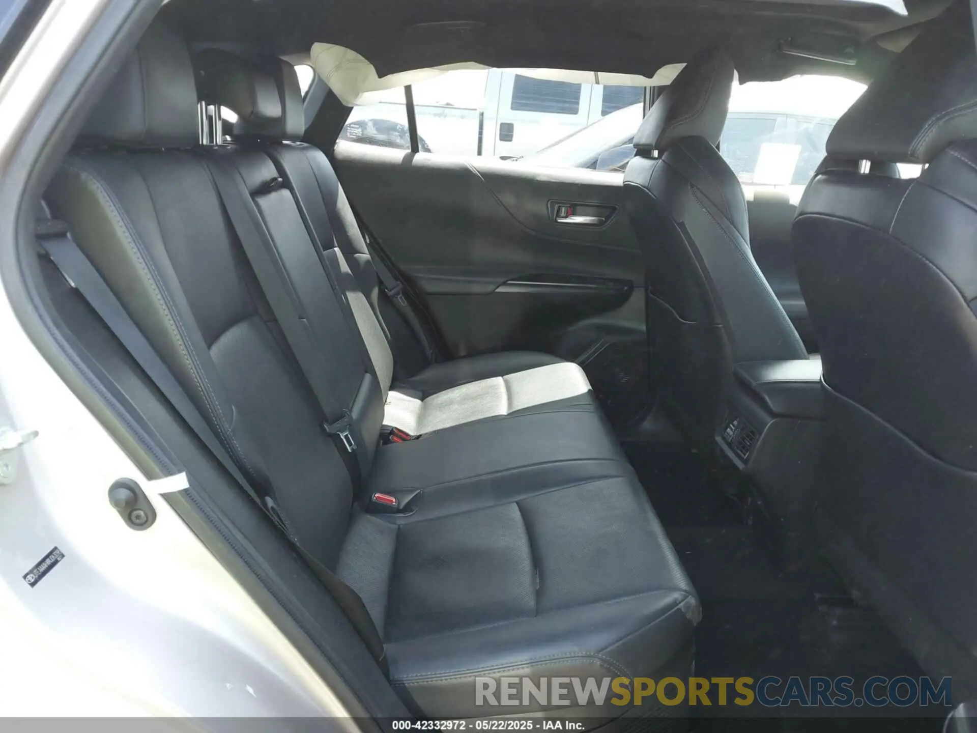 8 Photograph of a damaged car JTEAAAAHXMJ063095 TOYOTA VENZA 2021