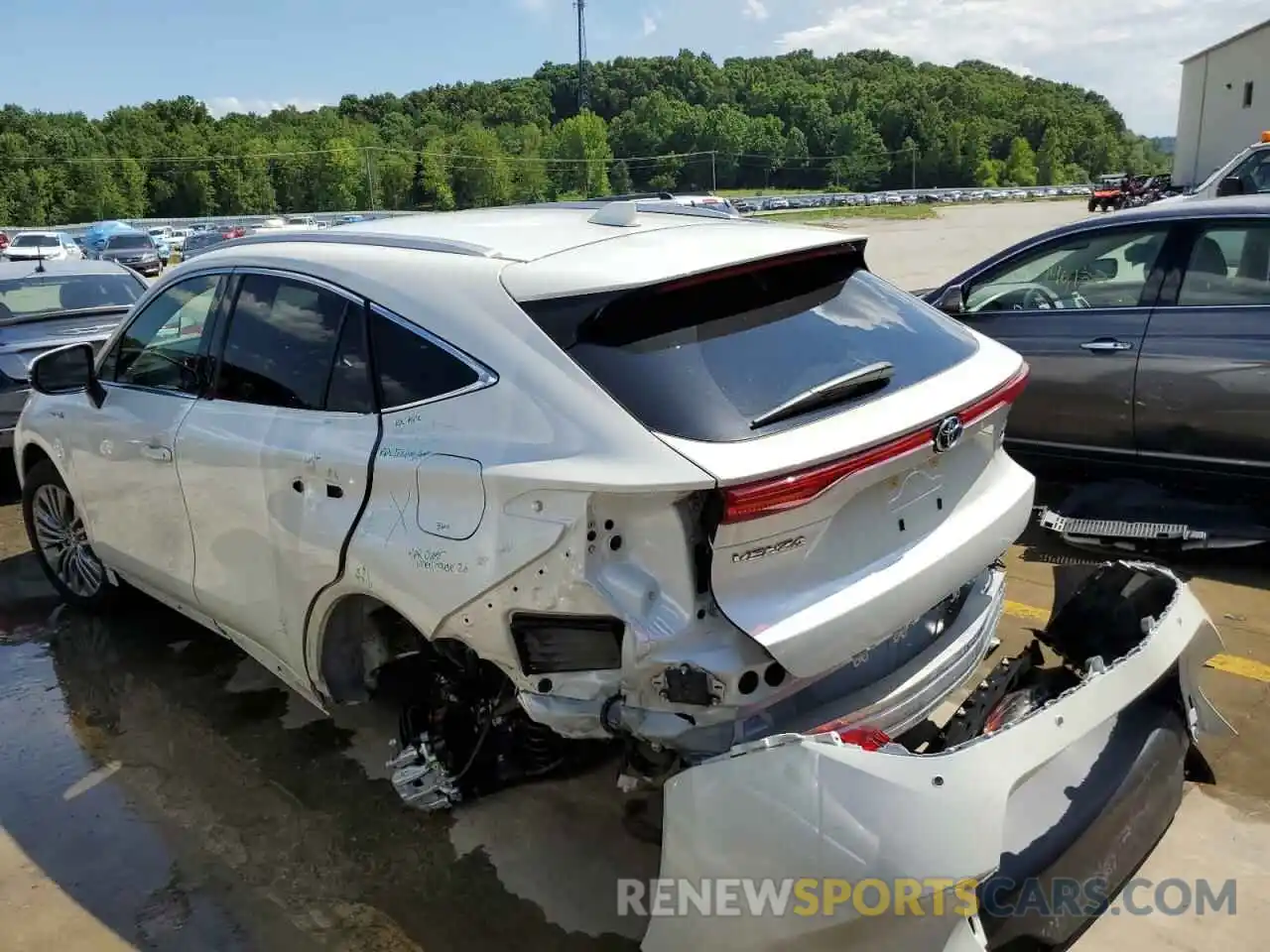 3 Photograph of a damaged car JTEAAAAHXMJ068233 TOYOTA VENZA 2021