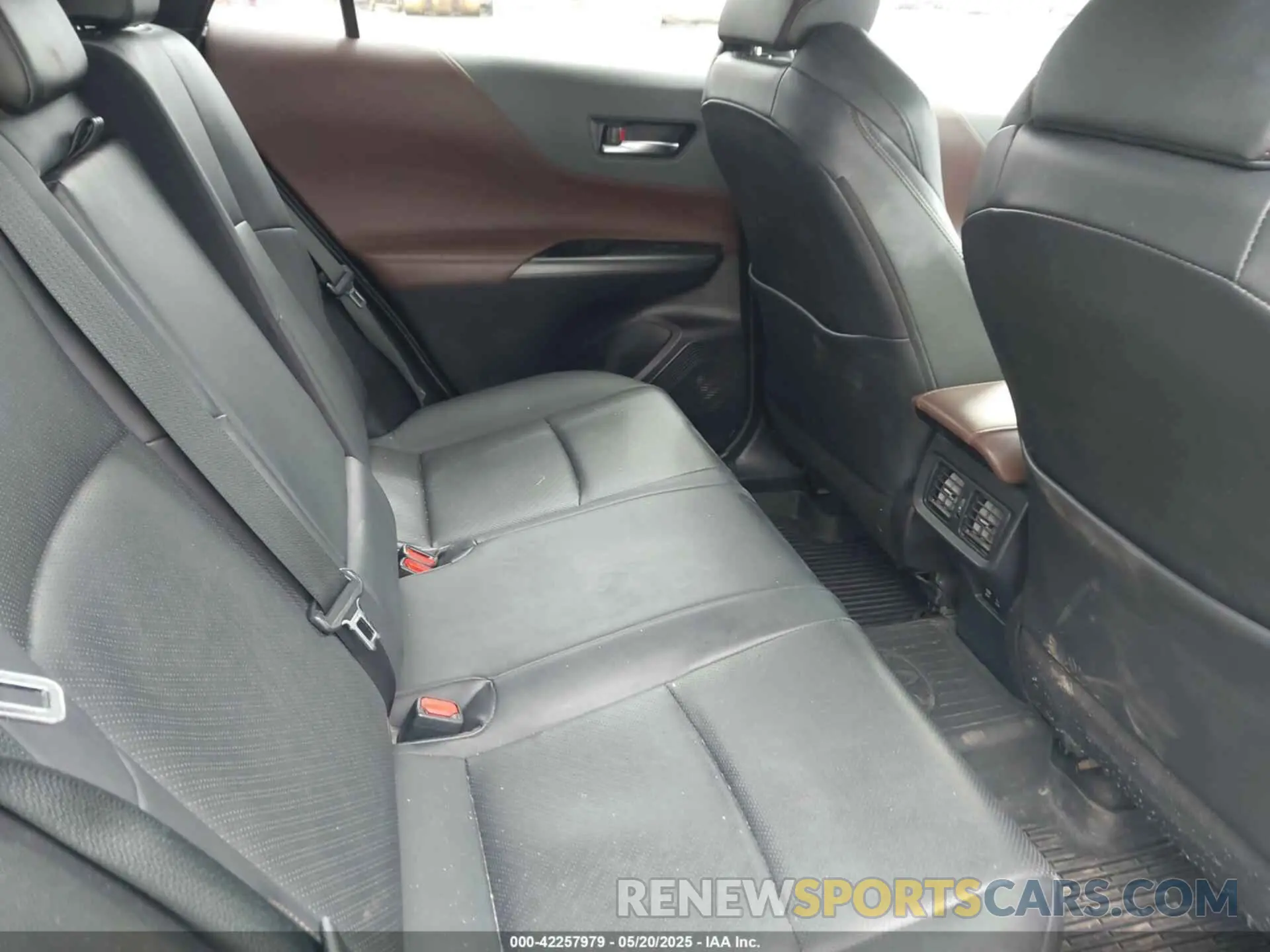 8 Photograph of a damaged car JTEAAAAHXMJ068829 TOYOTA VENZA 2021