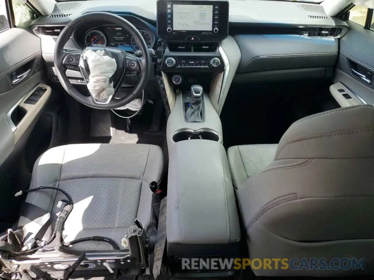 8 Photograph of a damaged car JTEAAAAHXMJ076381 TOYOTA VENZA 2021