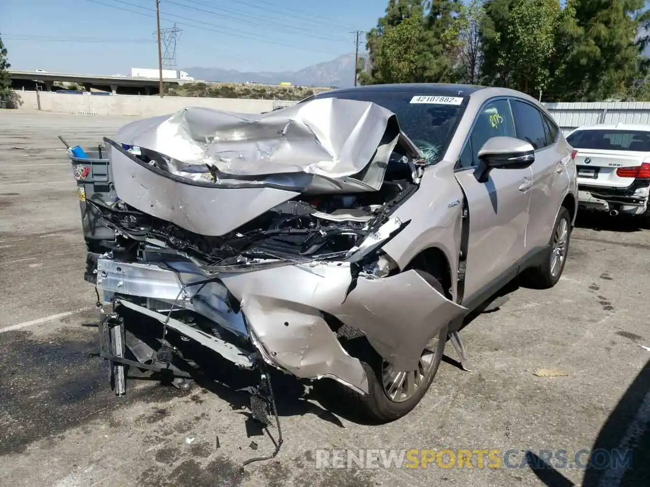 2 Photograph of a damaged car JTEAAAAHXMJ086196 TOYOTA VENZA 2021